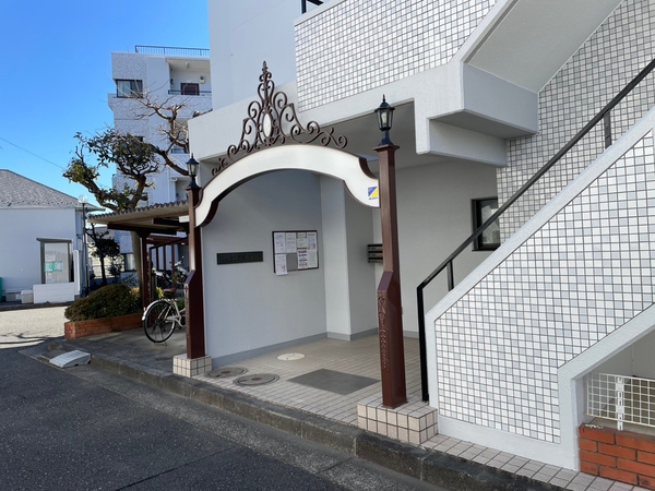 【ルピナス戸塚弐番館】エントランス