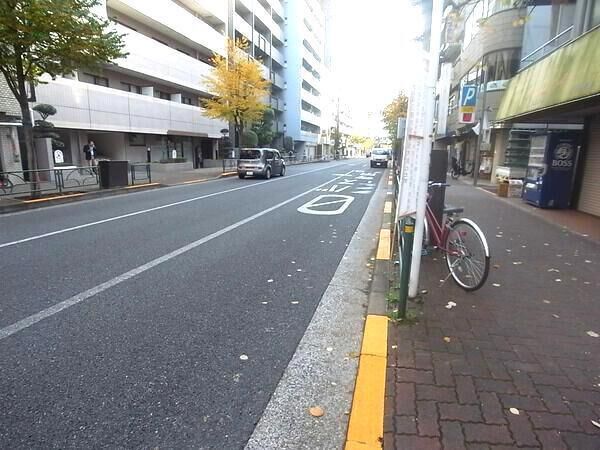【迦葉三鷹マンション】前面道路 【迦葉三鷹マンション】前面道路