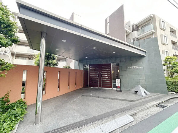 【アリュール鶴見東寺尾】エントランス1