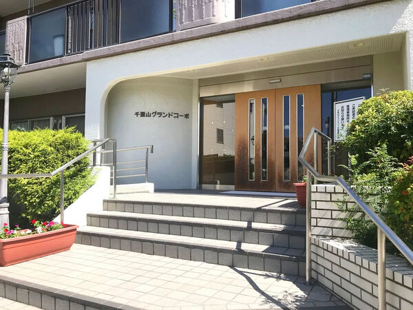 【千里山グランドコーポ】エントランス