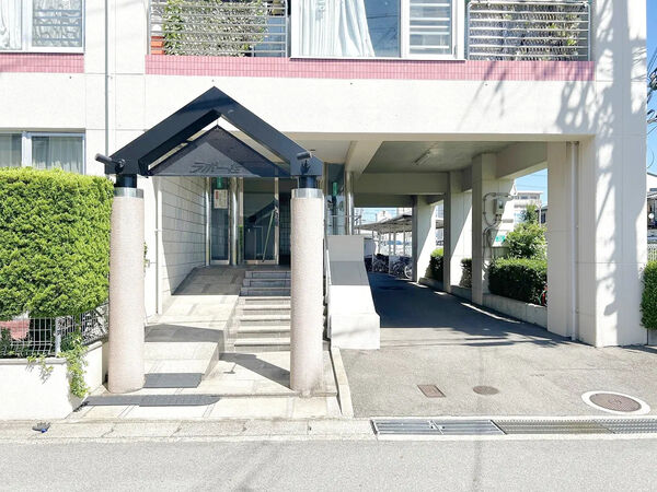 【ラポー桂】エントランス