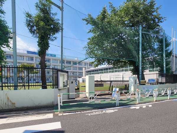 中幡小学校まで約120m(徒歩2分)