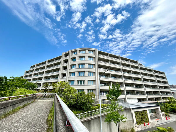 【ライオンズ港北ニュータウンローレルコート】外観
