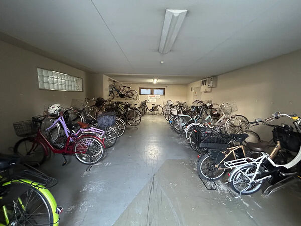 【ローレル相楽園】駐輪場