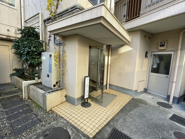 【ライオンズマンション市ケ尾第2】エントランス