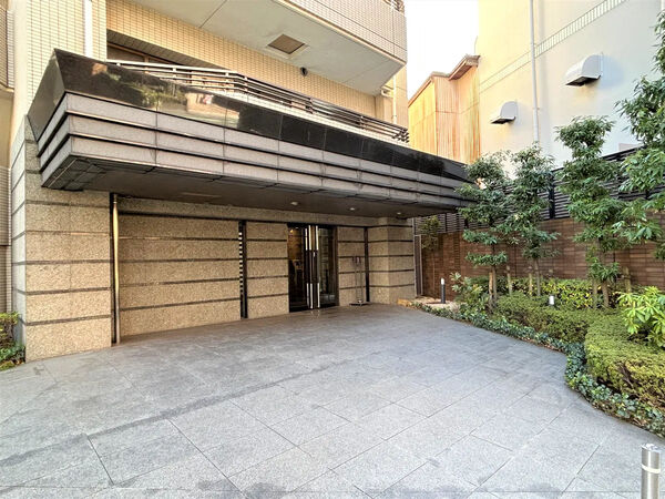 【コスモ東日暮里ガーデンフォート】エントランス 【コスモ東日暮里ガーデンフォート】エントランス