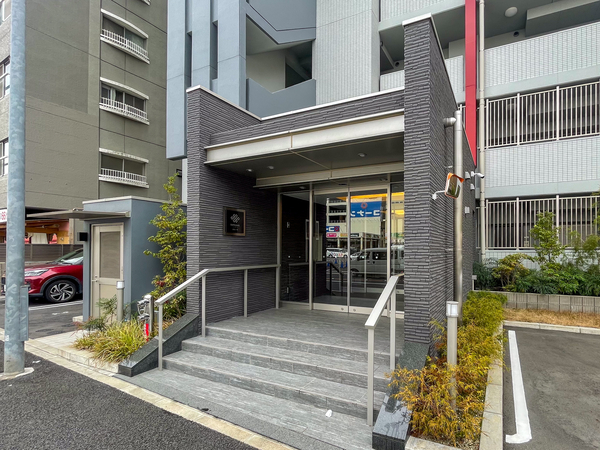 【ファミリアーレ茶屋ヶ坂】エントランス 【ファミリアーレ茶屋ヶ坂】エントランス