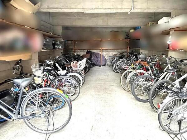 【ライオンズマンション教育大学前】共用部分（駐輪場）