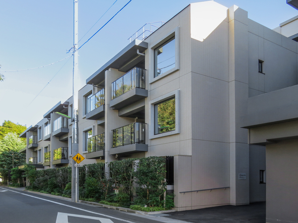 【レジデンスコート世田谷桜丘】外観