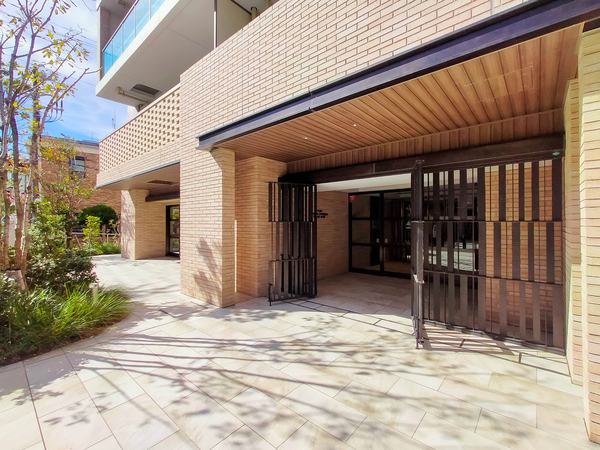 【クリオ湘南江ノ島グランマーレ】エントランス