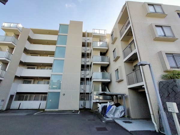 【ファミール横濱鶴ヶ峰】外観写真