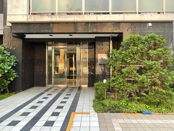 【グラントゥルース神田岩本町】エントランス