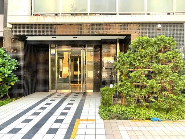 【グラントゥルース神田岩本町】エントランス1