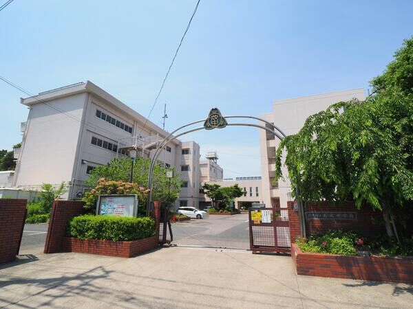 大成中学校　約640ｍ