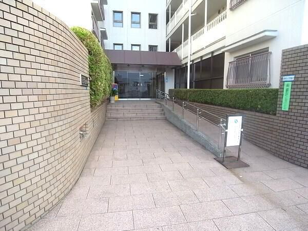 【三鷹芙蓉ハイツ】エントランス1 【三鷹芙蓉ハイツ】エントランス1