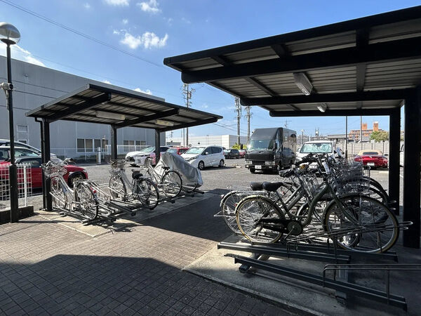 【バンベール・グラン豊田下市場】駐輪場