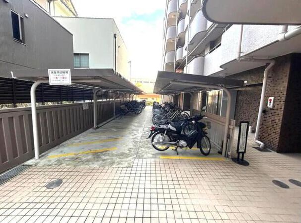 【プラザ御影】共用部分（駐輪場）