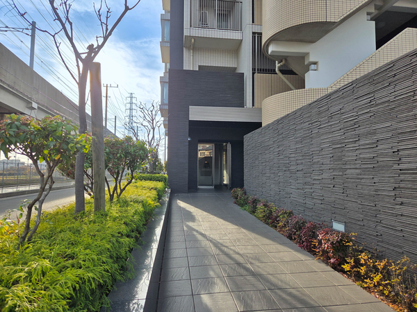 【ライフピア八潮】エントランス