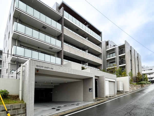 【ドレッセ横浜十日市場レジデンス】外観