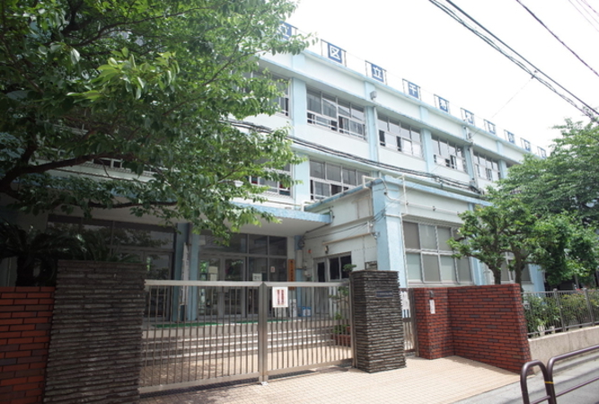 区立千寿常東小学校　約670ｍ(徒歩9分)