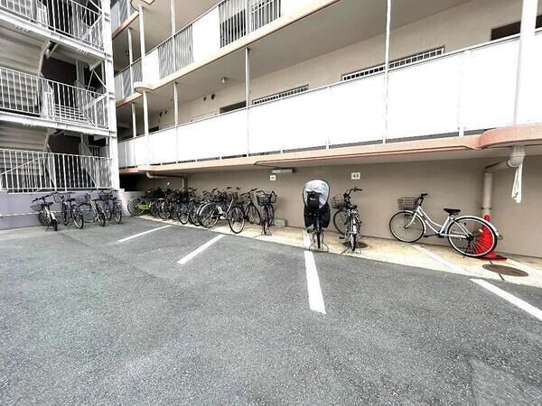 （駐輪場）2