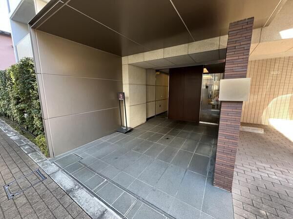 イニシアイオ本蓮沼駅前