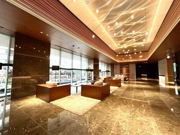 【CAPITAL GATE PLACE】2階アクアラウンジ、ライブラリーカフェ。 【CAPITAL GATE PLACE】2階アクアラウンジ、ライブラリーカフェ。