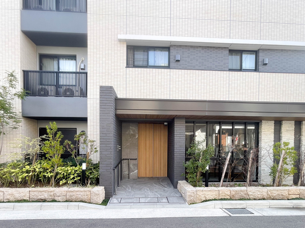 【ワコーレ武庫之荘グレイスガーデン】エントランス