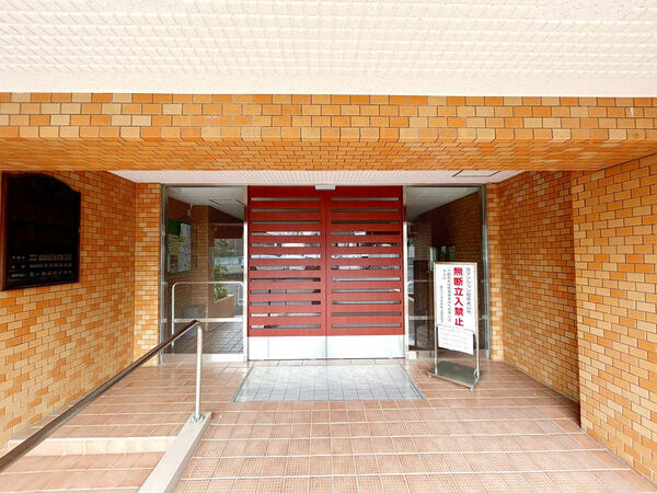 【朝日プラザ志村坂上】エントランス