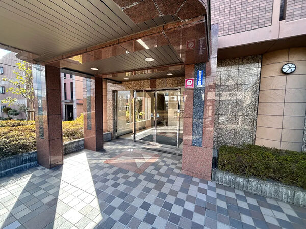 【ランフォルセ枚方パークガーデン】エントランス 【ランフォルセ枚方パークガーデン】エントランス