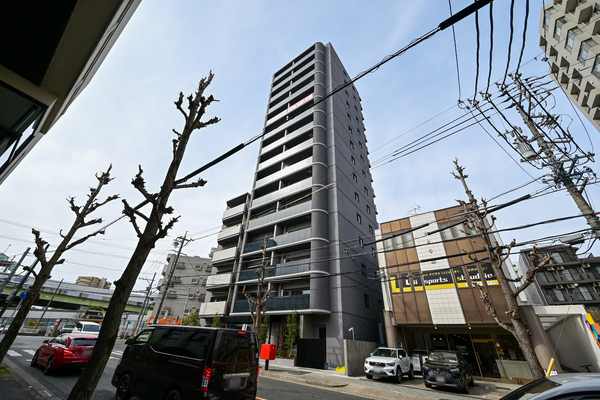 【ユニロイヤル名東上社駅前】外観