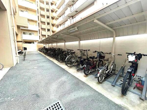 (駐輪場) (駐輪場)