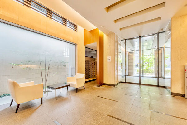 【イニシア大濠公園】エントランス1