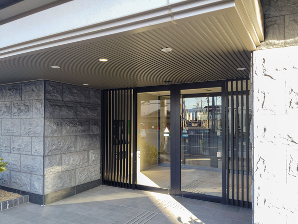 【プレサンスロジェ洛北】エントランス