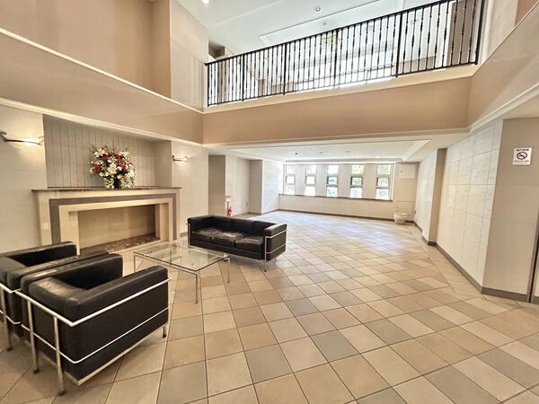 【アデニウム新横浜】エントランス1