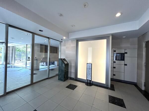 【コスモ大宮桜木町】エントランス 【コスモ大宮桜木町】エントランス