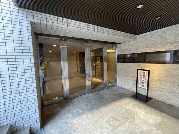 【フェアリーガーデン横濱阪東橋】エントランス