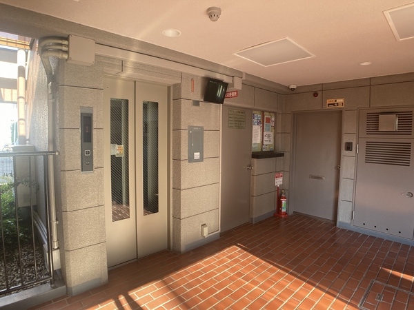 【日商岩井今津北マンション】エレベーター