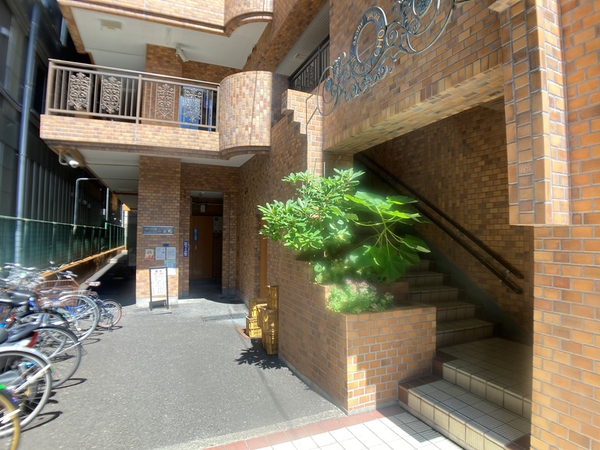【朝日プラザ一番町】エントランスアプローチ