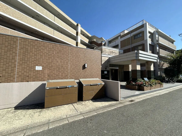 【エスバイエルクラスタ富雄】外観