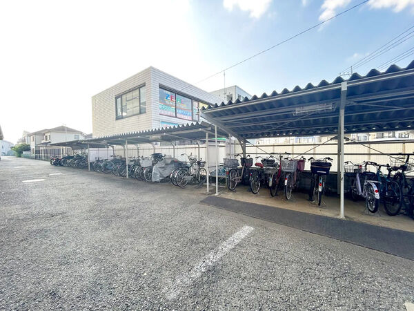 【向陽ハイツ】駐輪場
