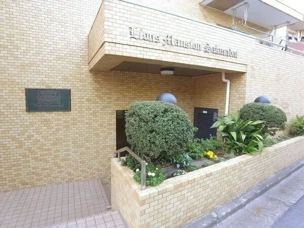 【ライオンズマンション桜台】エントランス