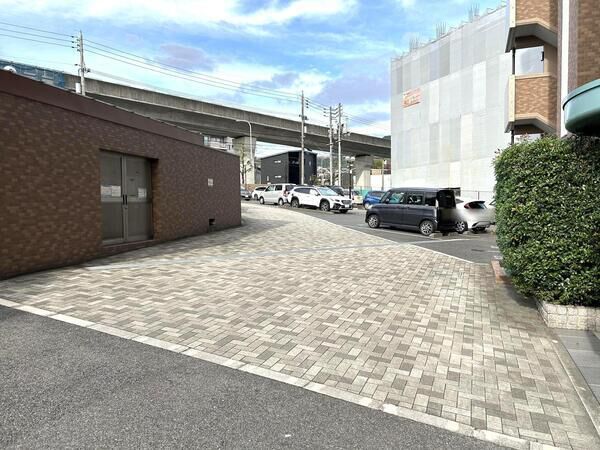 【ヴィラージュ高取ステーションサイド】駐車場