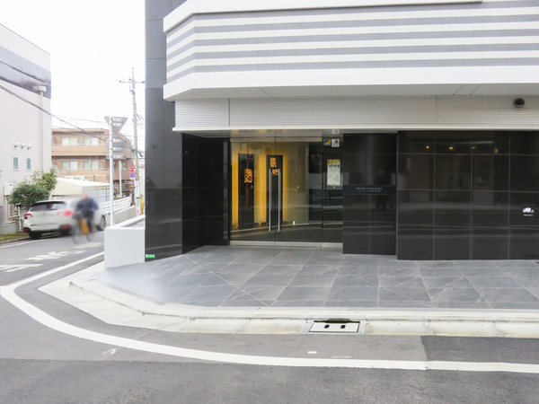 【グランドコンシェルジュ練馬中村橋アジールコート】エントランス