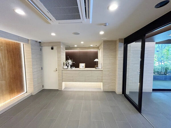 【プレサンスロジェ岐阜長良橋通り】エントランス1 【プレサンスロジェ岐阜長良橋通り】エントランス1