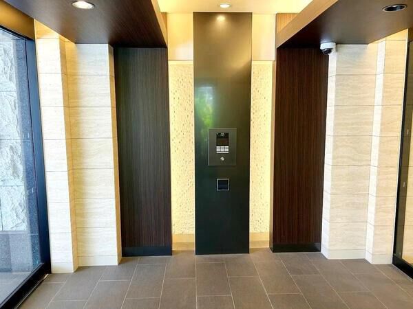 【プレサンスロジェ岐阜長良橋通り】エントランス3 【プレサンスロジェ岐阜長良橋通り】エントランス3