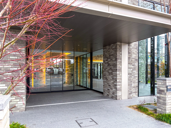 【パークナード・レーベン茨木さわらぎ】エントランス 【パークナード・レーベン茨木さわらぎ】エントランス