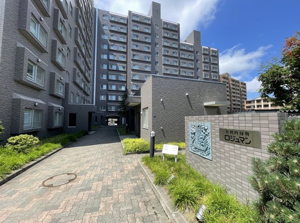 【真駒内緑町ロジュマン】エントランス 【真駒内緑町ロジュマン】エントランス