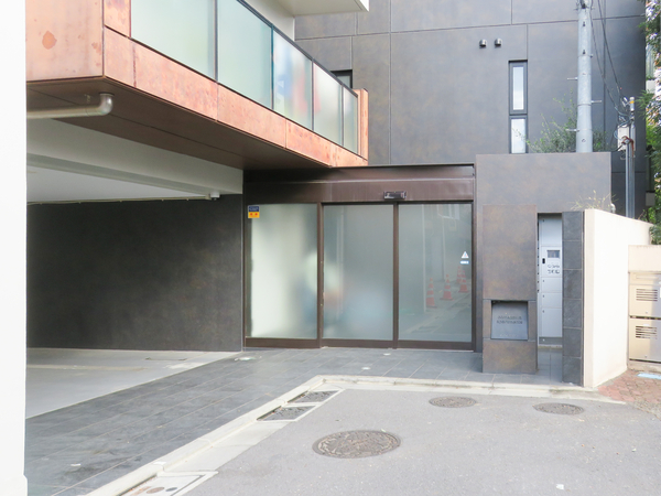 【Comazawa apartments】エントランス