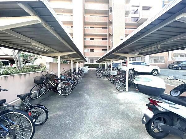 （駐輪場）